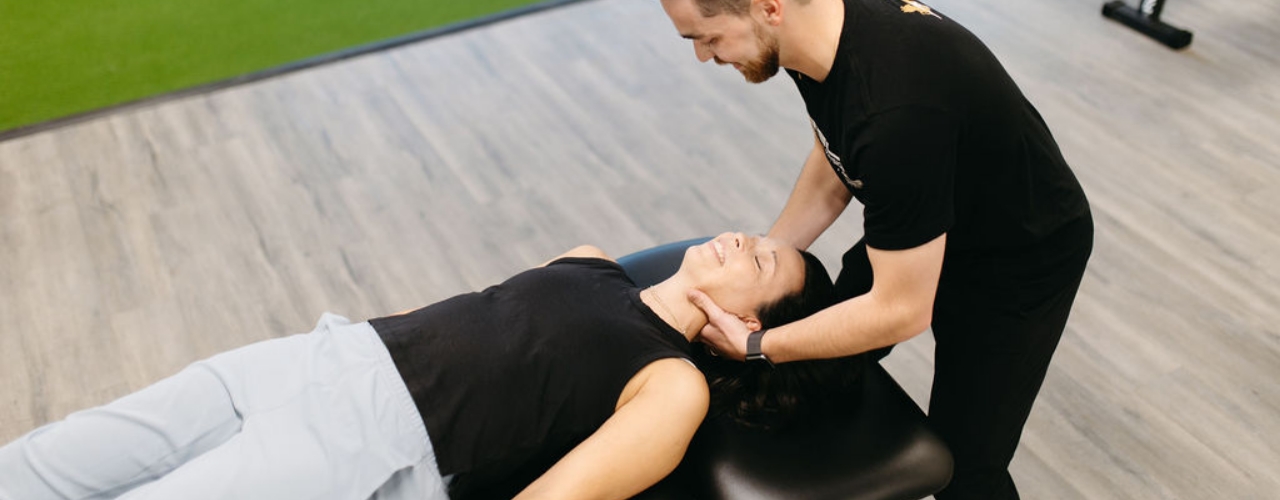 neck-pain-relief-Aurelio-Performance-Physical-Therapy-Scottsdale-AZ