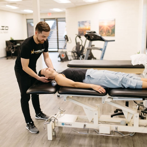 neck-pain-relief-Aurelio-Performance-Physical-Therapy-Scottsdale-AZ